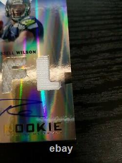 2012 Absolute Premiere Materials Russell Wilson RC AUTO /299