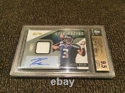 2012 Absolute Russell Wilson RC Star Gazing Patch Auto /49 BGS 9.5 With10 AUTO MVP
