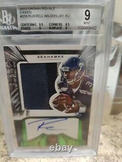 2012 Crown Royale RUSSELL WILSON /49 RARE! 3 Color Rookie Patch Auto! BECKETT 9