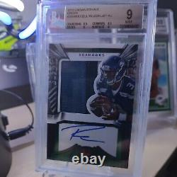 2012 Crown Royale RUSSELL WILSON /49 RARE! 3 Color Rookie Patch Auto! BECKETT 9