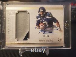 2015 Topps Definitive Collection Russell Wilson Patch Auto #'d /10. DAP-RW. SSP