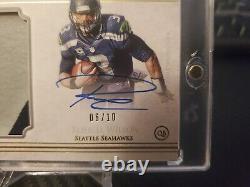 2015 Topps Definitive Collection Russell Wilson Patch Auto #'d /10. DAP-RW. SSP