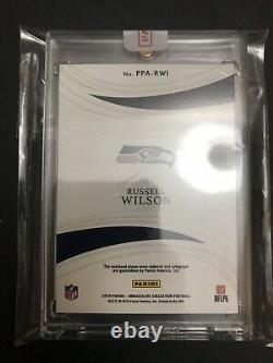 2019 Panini Immaculate Russell Wilson Gold Patch Auto /15 Panini Sealed