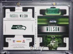 RUSSELL WILSON 2018 Panini Playbook football Patch auto book /10 NFL