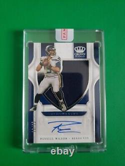 RUSSELL WILSON 2019 Crown Royale Silhouette Patch Auto /25 Encased Seahawks