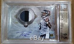 RUSSELL WILSON AUTO RC RPA BGS GEM MINT POP 1 2012 Topps Valor Shield Honor #/26
