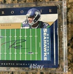 Russell Wilson 2012 Panini Prominence ROOKIE FIELD On Card Auto RC #/ 150 READ
